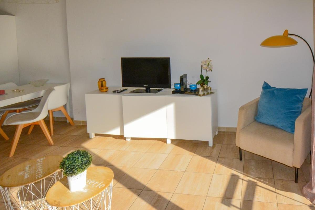 Apartamento Port Marianne Avec Terrasse Et Parking Gratuit Montpellier Exterior foto