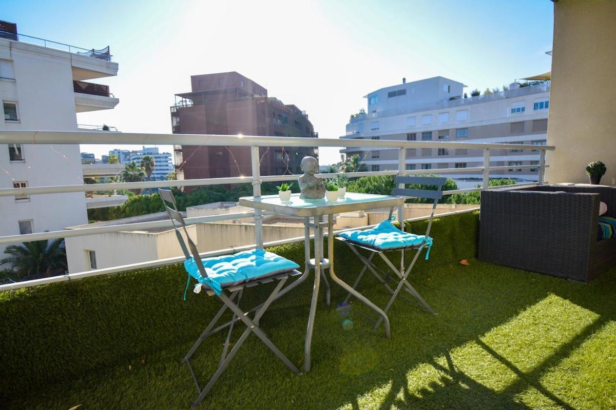 Apartamento Port Marianne Avec Terrasse Et Parking Gratuit Montpellier Exterior foto
